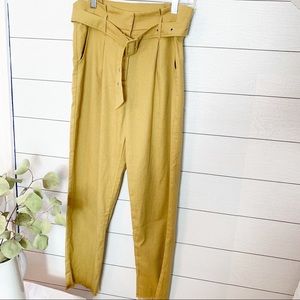 Paper- bag linen pants with raw edge. Size M